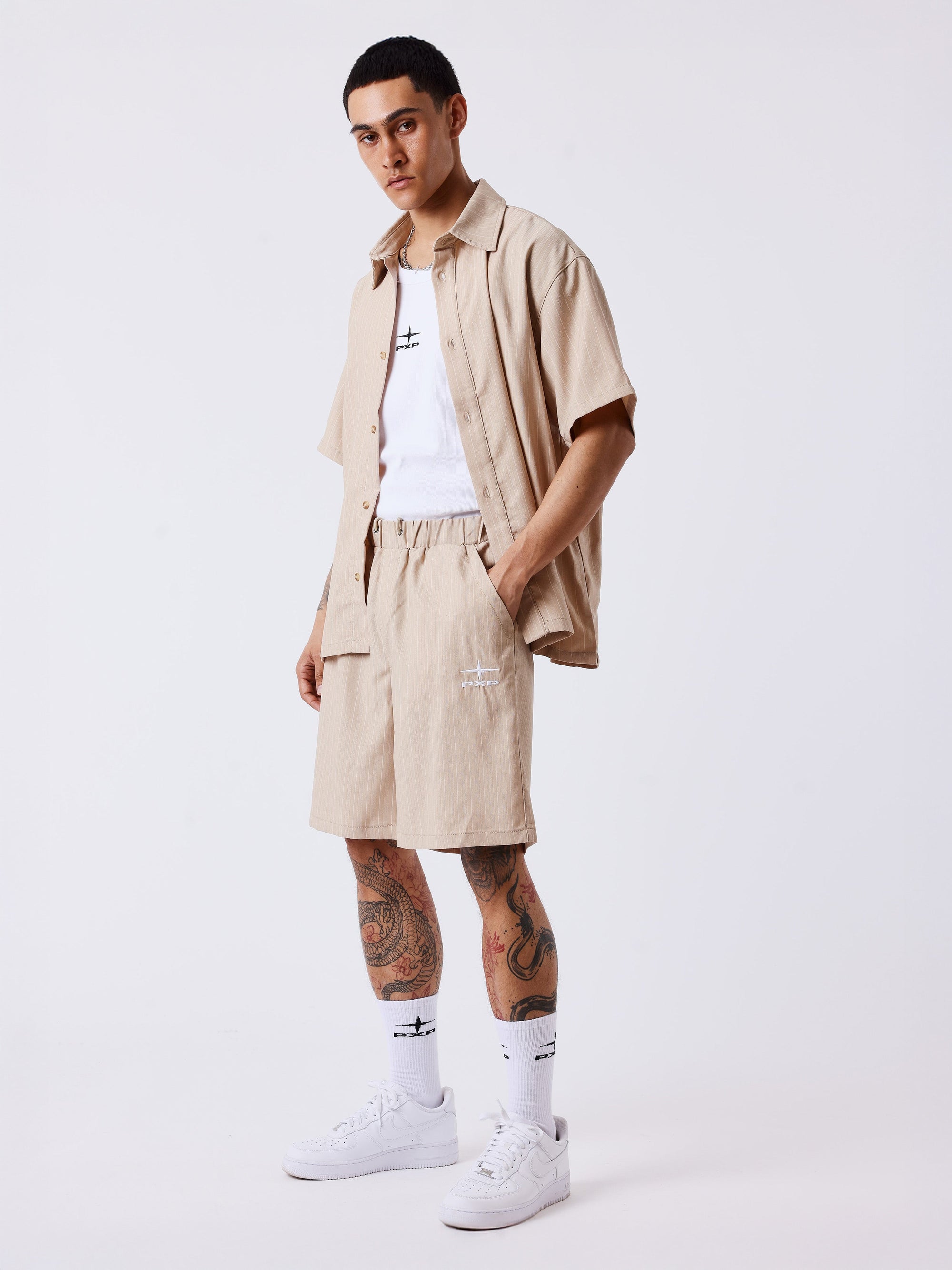 Short à rayures avec taille élastiquée