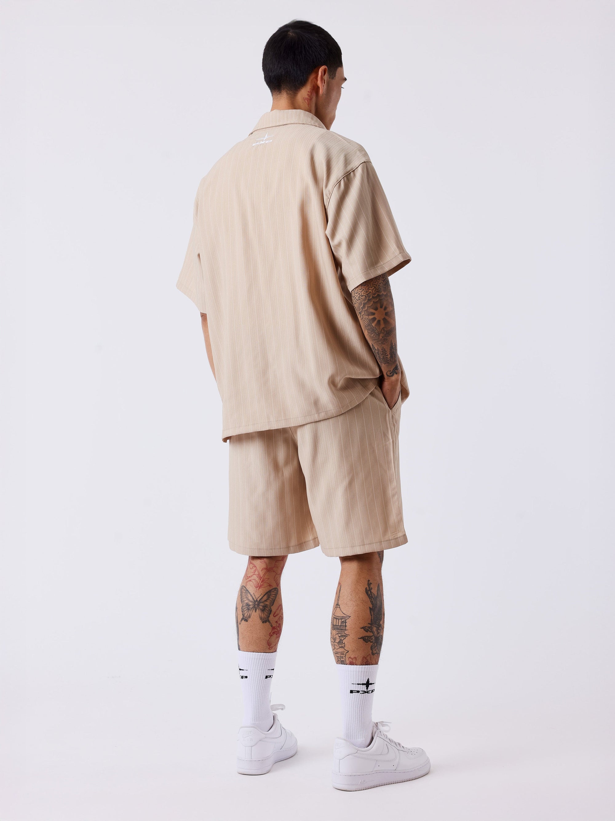 Short à rayures avec taille élastiquée